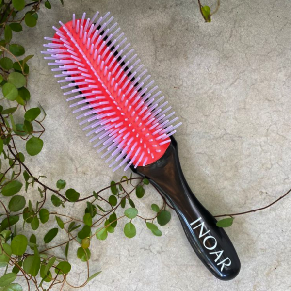 INOAR's Anti Static, Detangling, Curling & Styling Brush